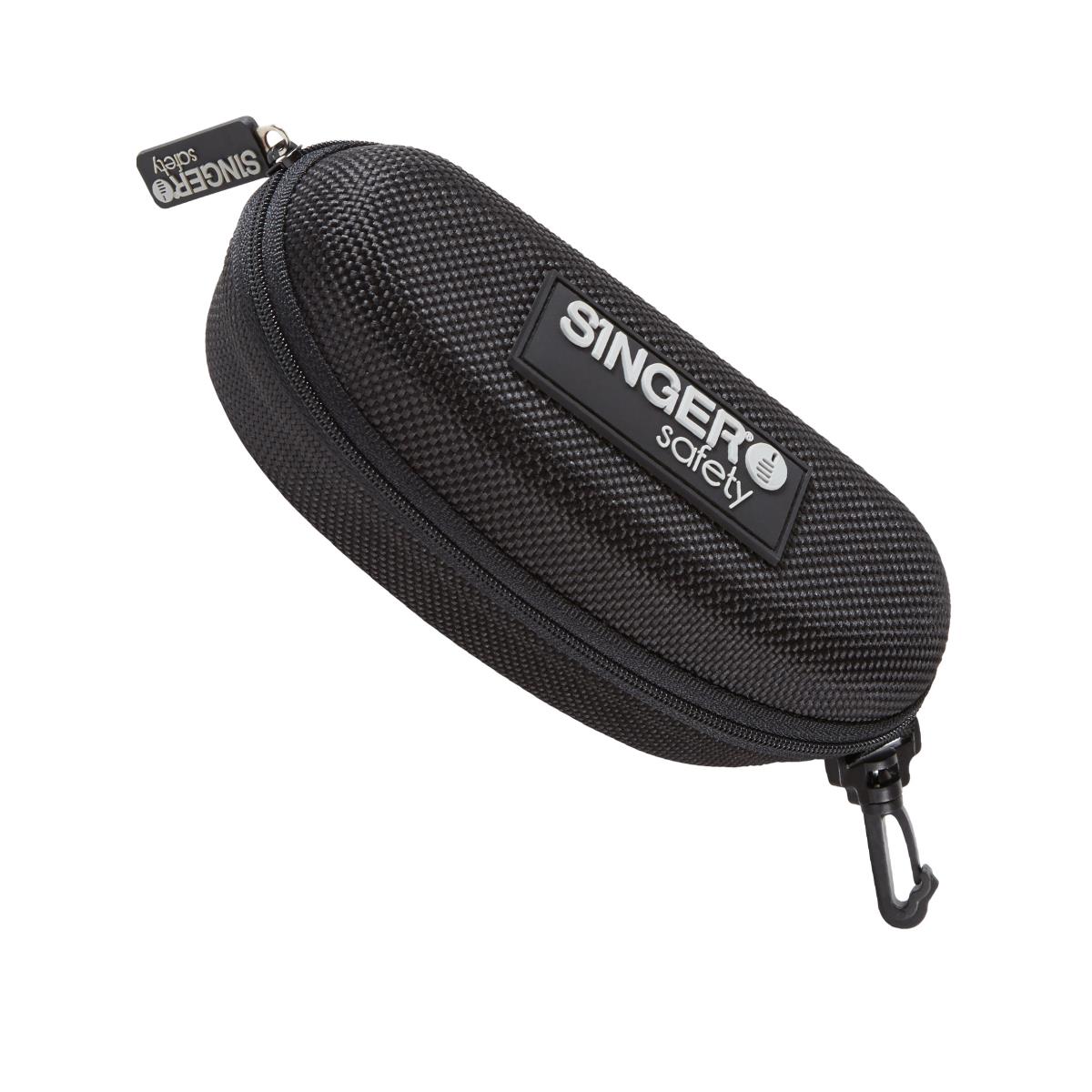 Etui lunettes rigide à fermeture glissière. Crochet et passant pour ceinture.